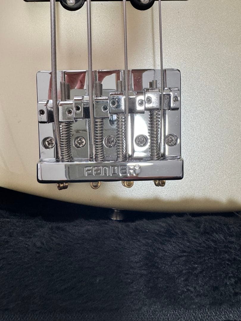 ベース Fender Player Plus Jazz Bass
