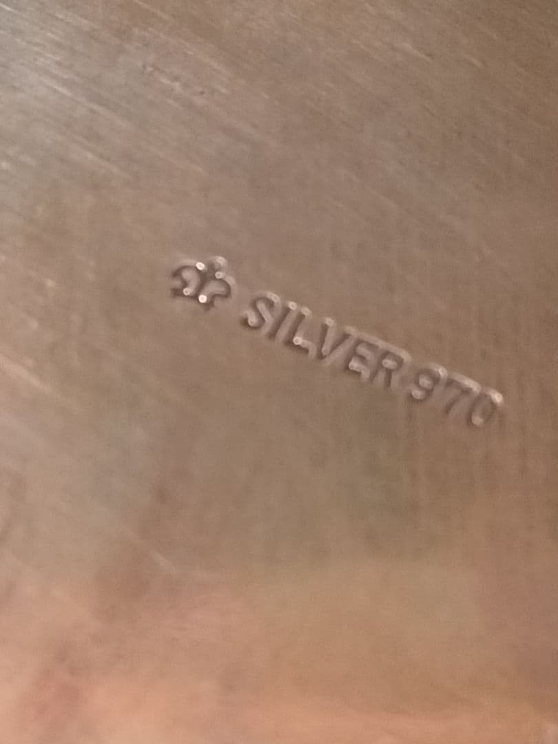 銀製トロフィーと花弁型皿セット