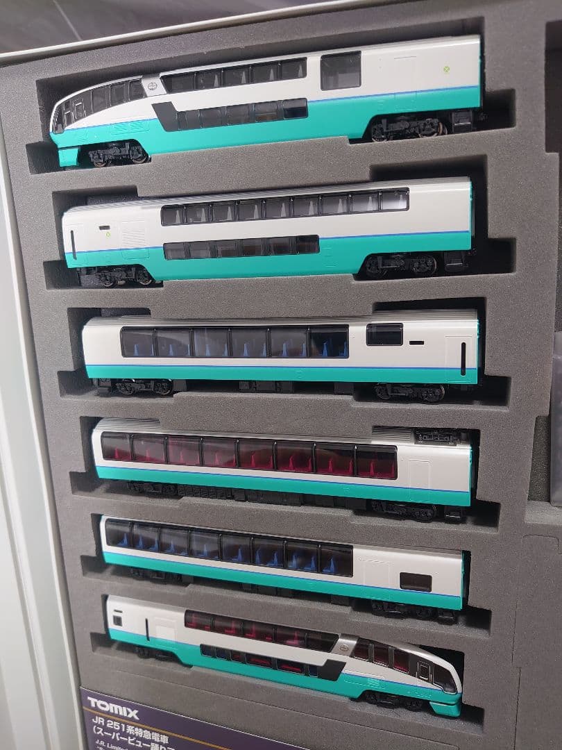 JR 251系 スーパービュー踊り子 新塗装 室内灯入TOMIX 98688