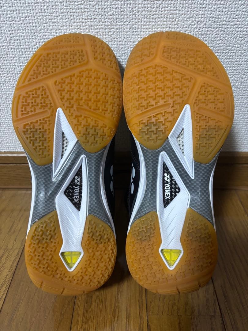 ヨネックス　バドミントンシューズ　24.0