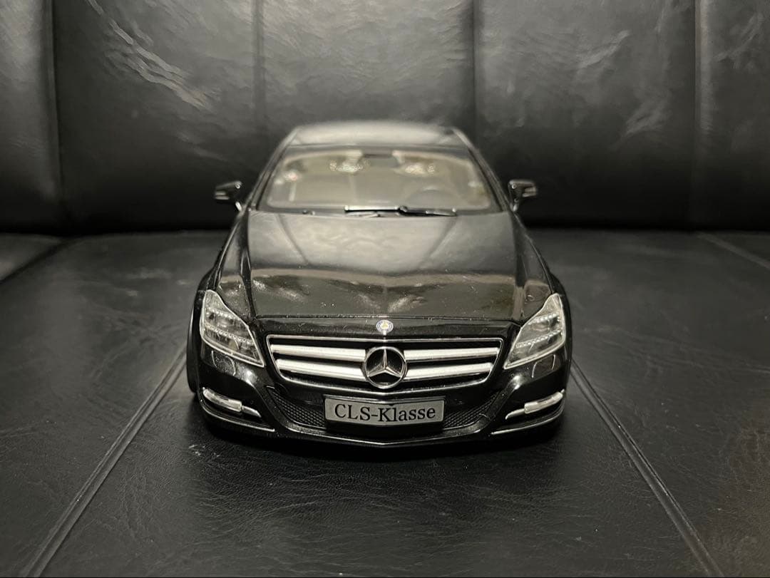 メルセデスベンツ　CLSクラス　1/18