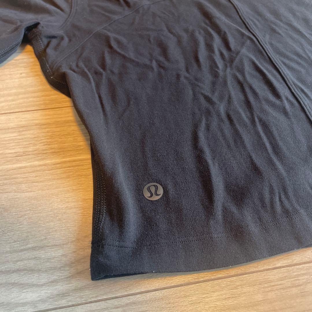 【即完売品】Lululemon クロップ　カットソー　ハイネック　サイズ6