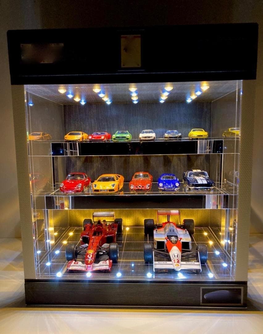 一球オーダー品・雛壇3層式・ディスプレーBOX・スタイリッシュジオラマ