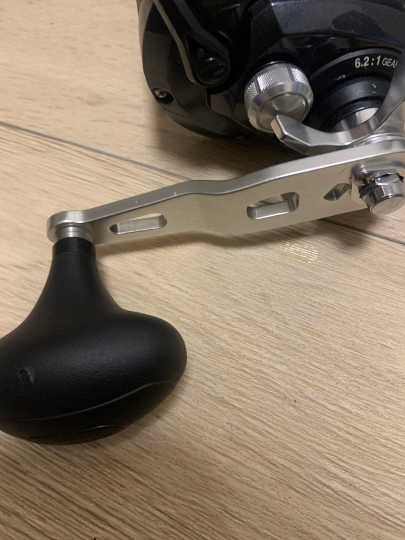 リール SHIMANO TORIUM 2000HG