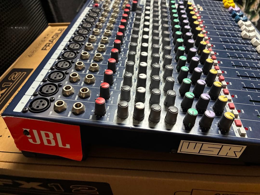 Soundcraft EFX12 アナログミキサー 12チャンネル