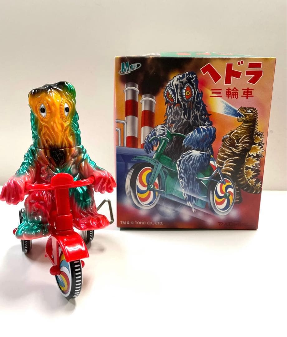 【新品未使用】M1号　三輪車　限定　ヘドラ　ゴジラ　2個セット　ハワイピンク