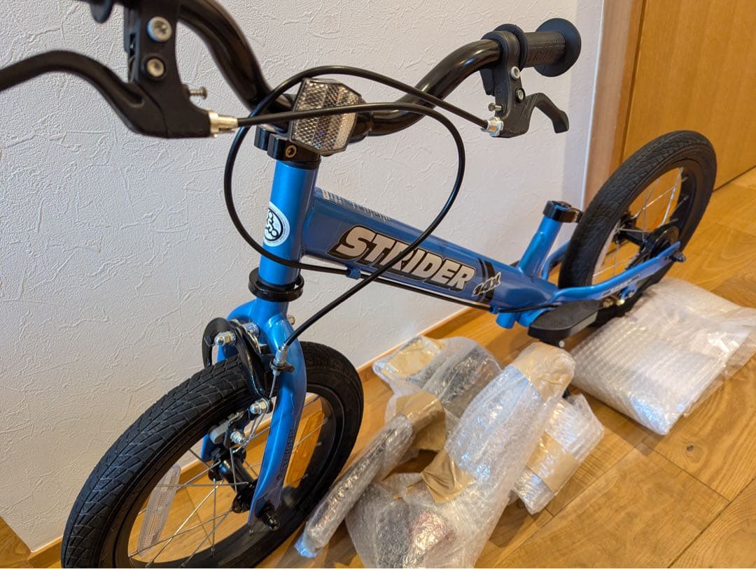 STRIDER 14x ブルーキッズバイク 室内保管