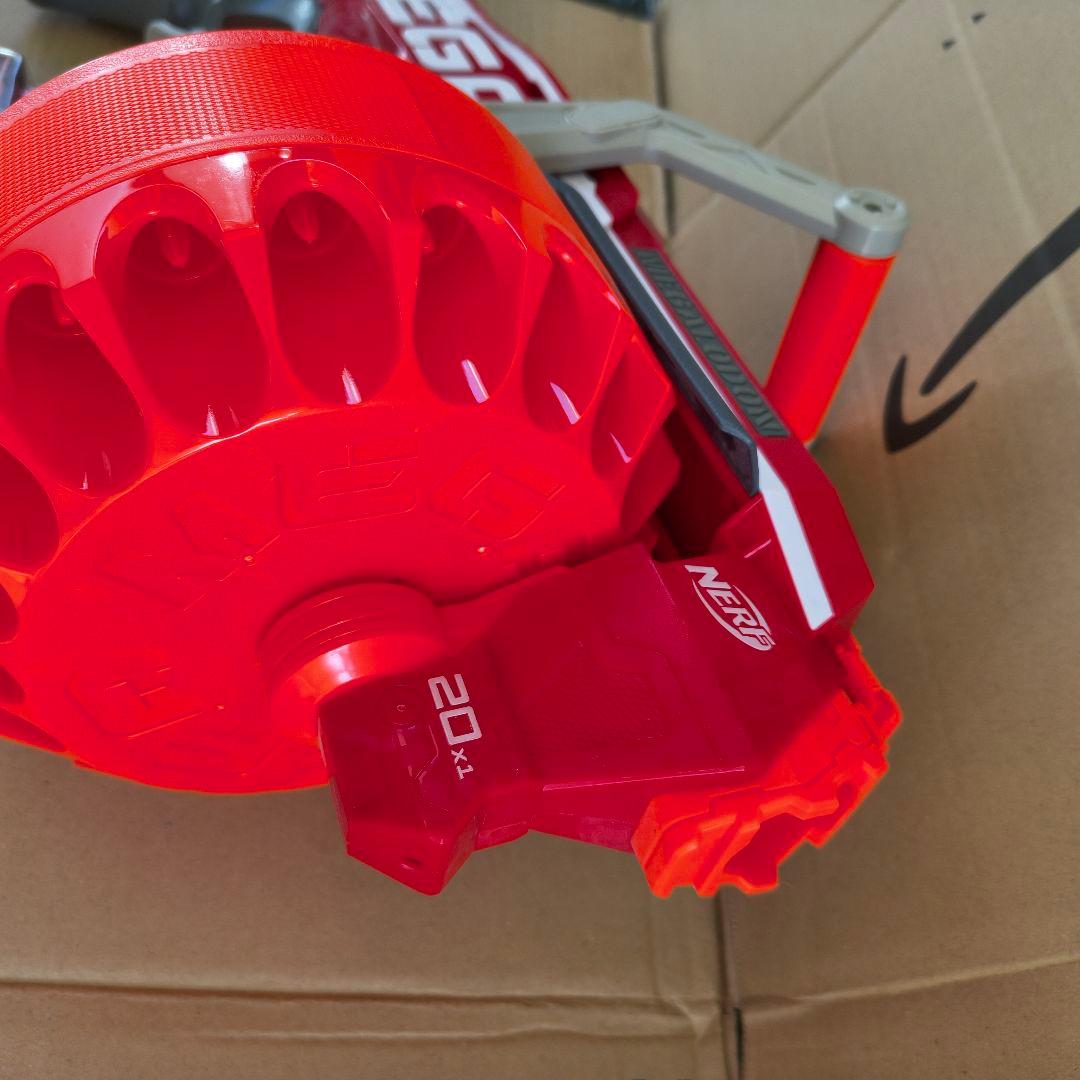 ナーフ メガロドン MEGA ダーツ10本付き NERF