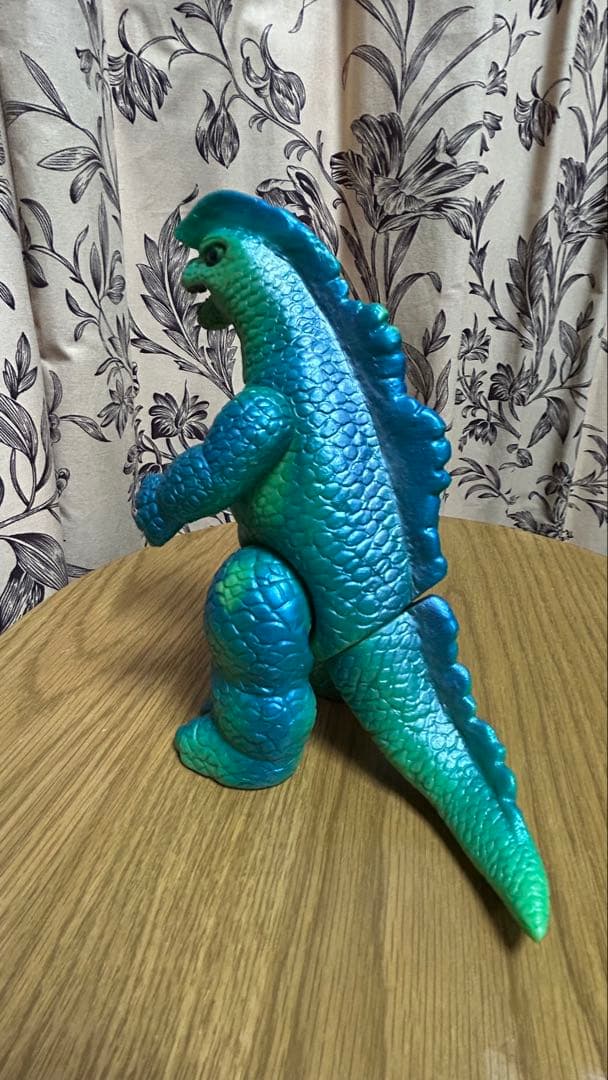 ゴーストロン　帰ってきたウルトラマン　ソフビ　フィギュア