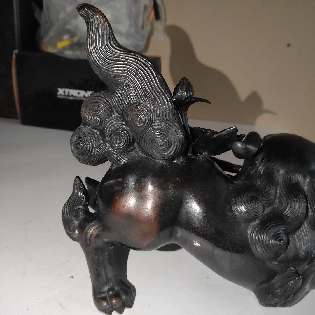 【美品】牡丹獅子 照雲作　青銅製　置物 黒漆調 魔除け 縁起物 彫刻