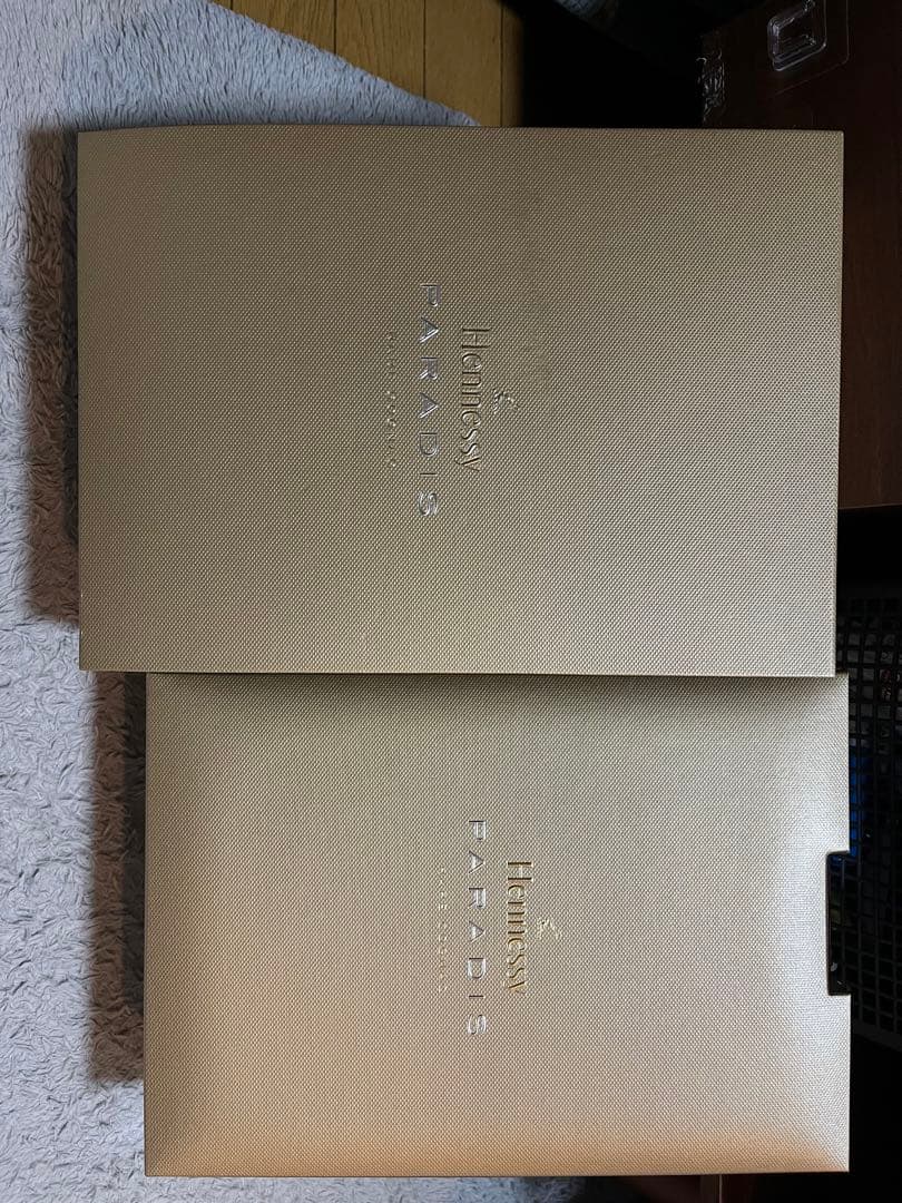 Hennessy PARADIS 専用ボックス付き