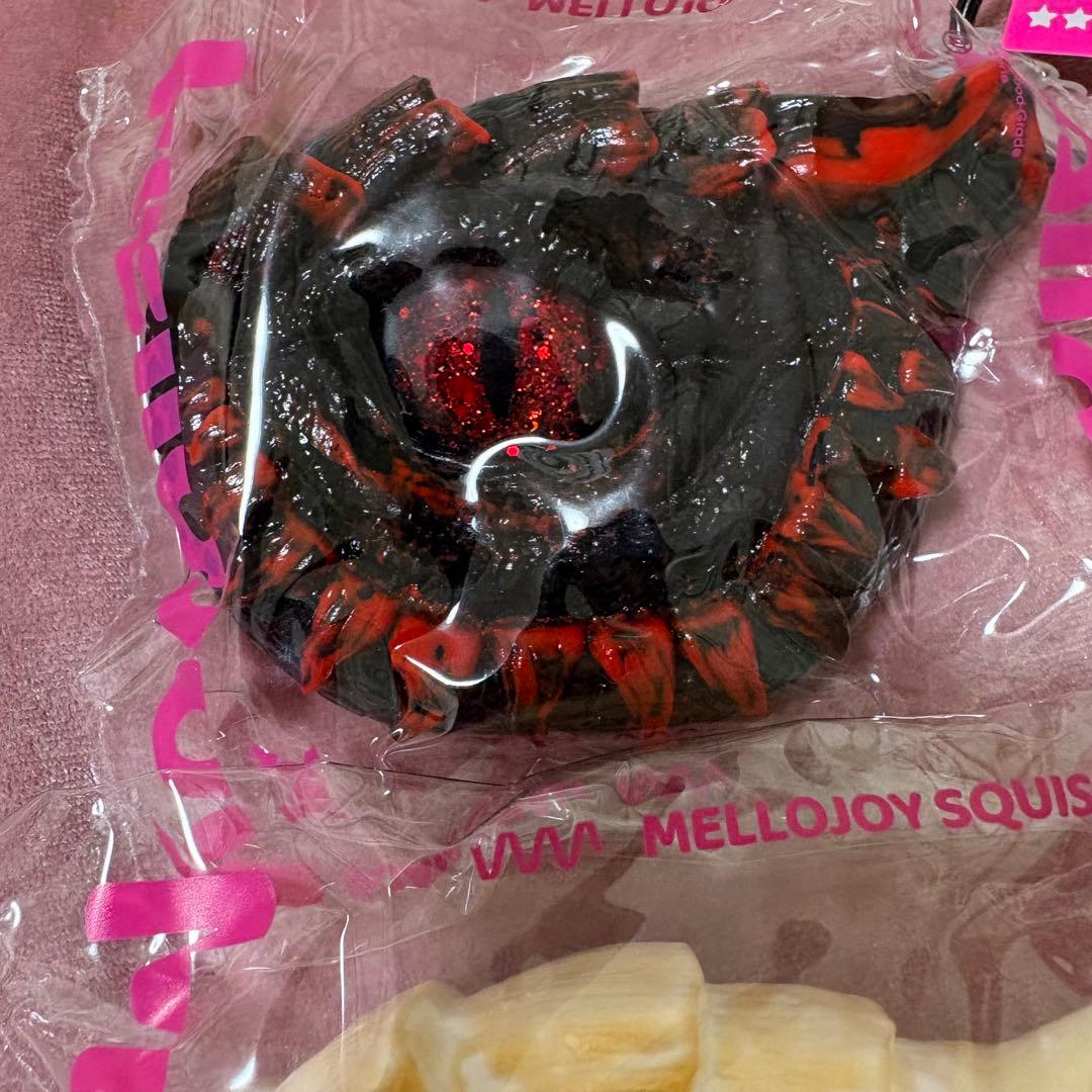 【US限定】 Mellojoy スクイーズ ドラコフライ 緋色の炎 極寒の優雅