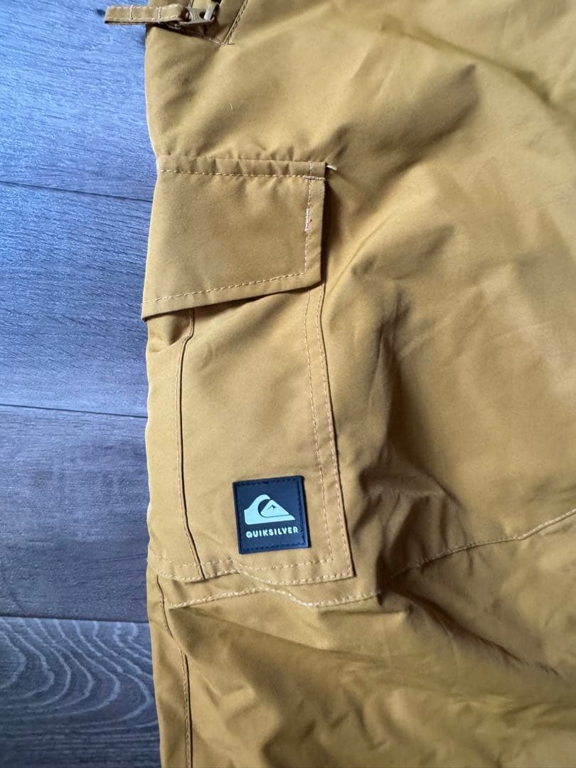 Quiksilverゴアテックス　スノーボードウェアセ　M 上下セット