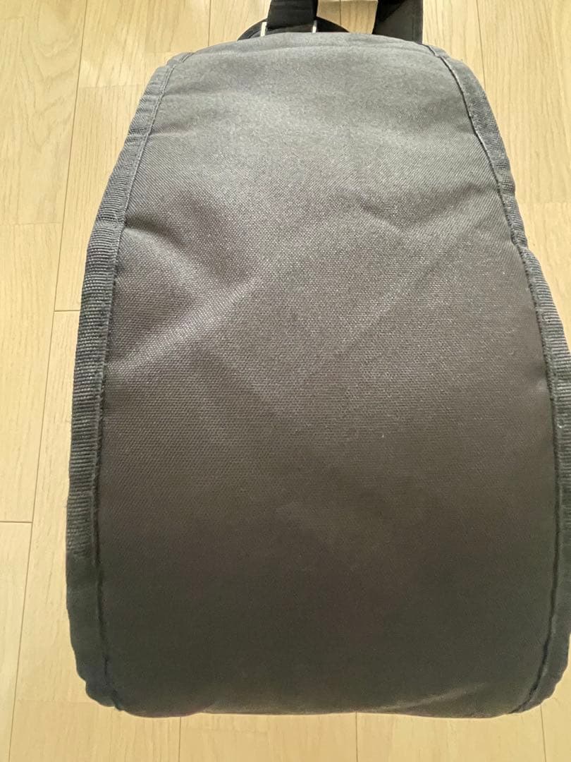 ★ ファンドル　スリングバッグ　スタンダードサイズ　Sサイズ　ブラック　黒 ★