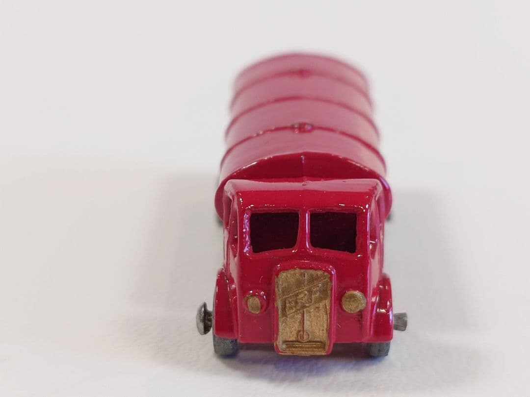 ミニカー MATCHBOX No.11 a ERF Petrol Tanker