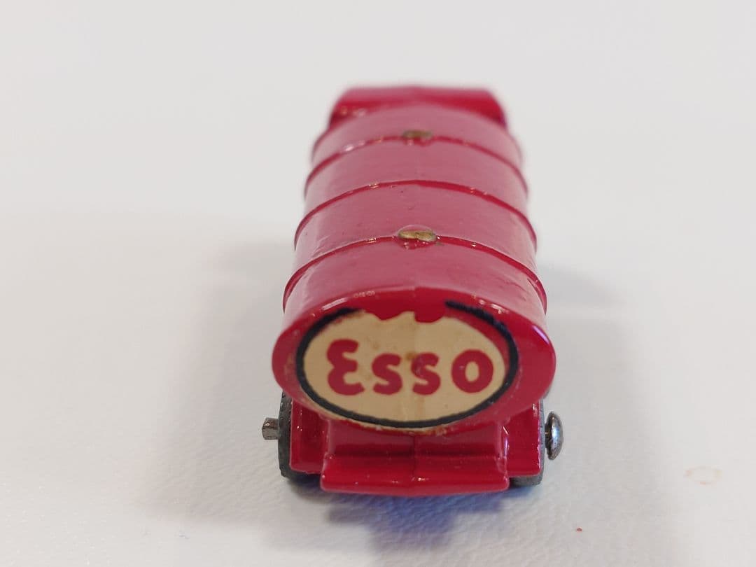ミニカー MATCHBOX No.11 a ERF Petrol Tanker