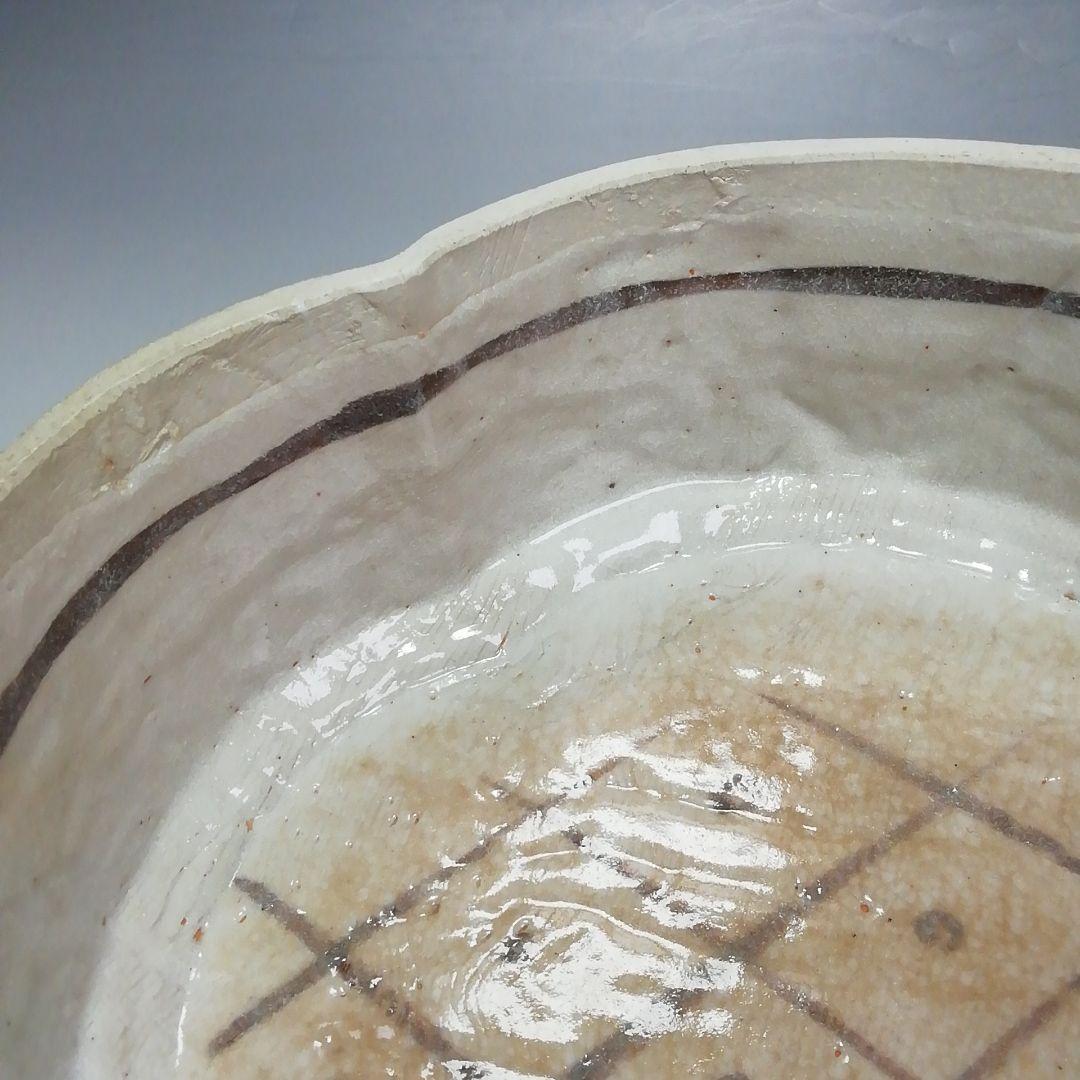 Ｓ４８５　喰籠　『志野　木瓜形　食篭』『山口錠鉄作』『即中斎　極箱』　共箱