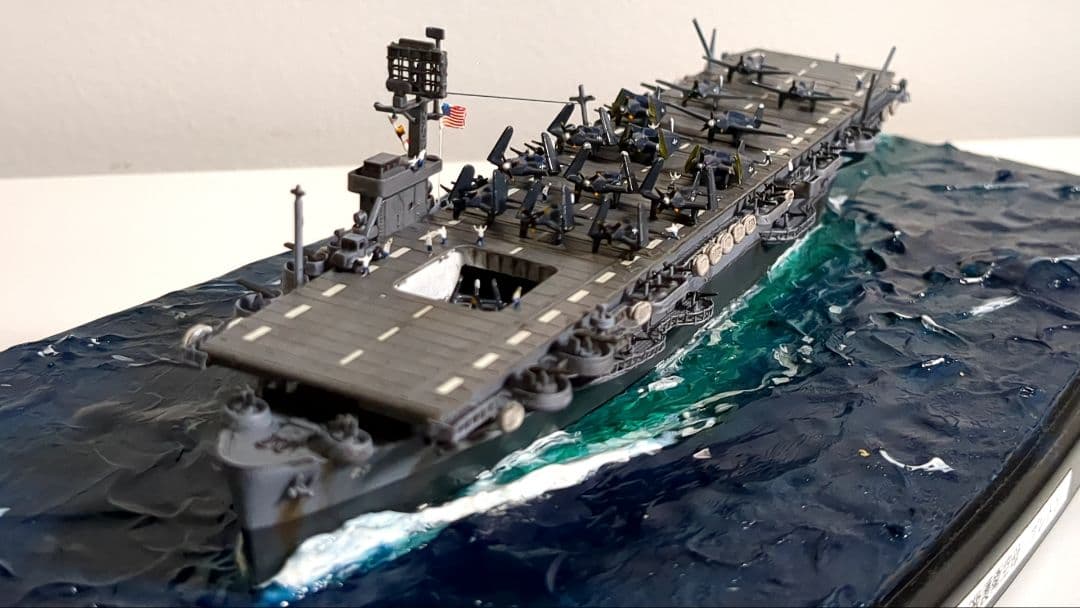 1/700 アメリカ海軍 護衛空母ブレトン 完成品ジオラマ