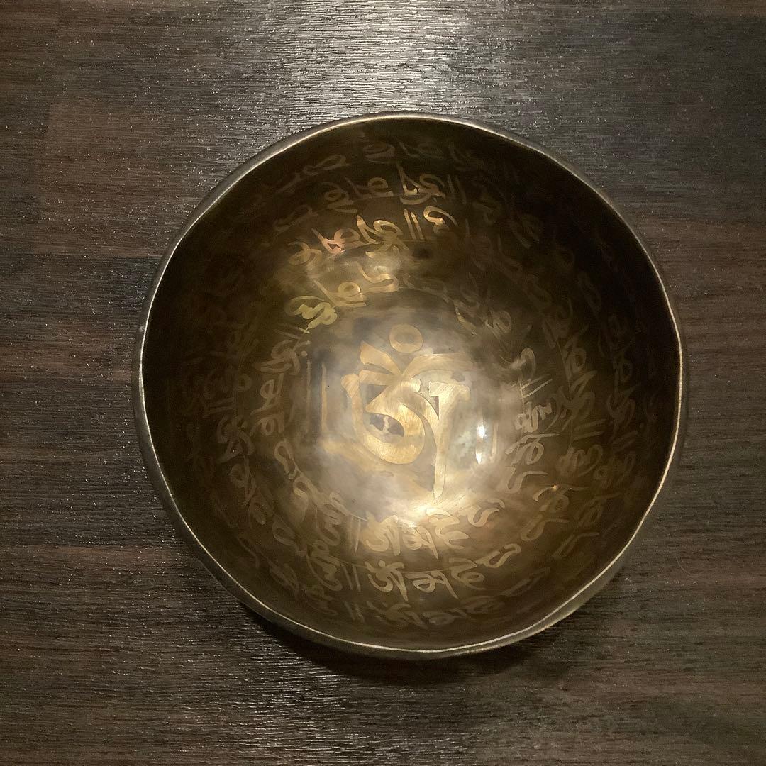 no50チベット産 シンギングボウル 新品 チベタンボウル 15cm AUM
