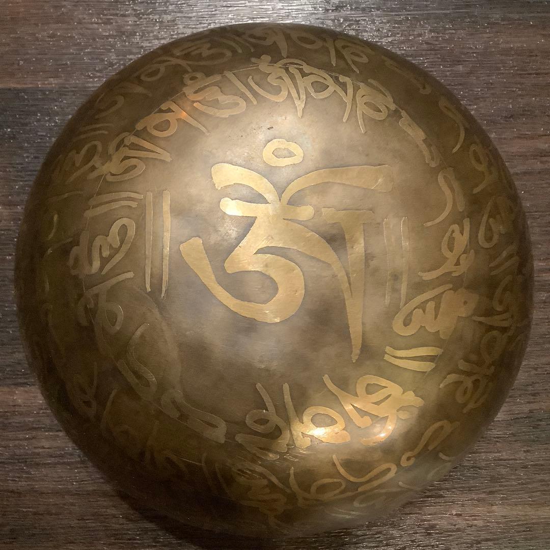 no50チベット産 シンギングボウル 新品 チベタンボウル 15cm AUM