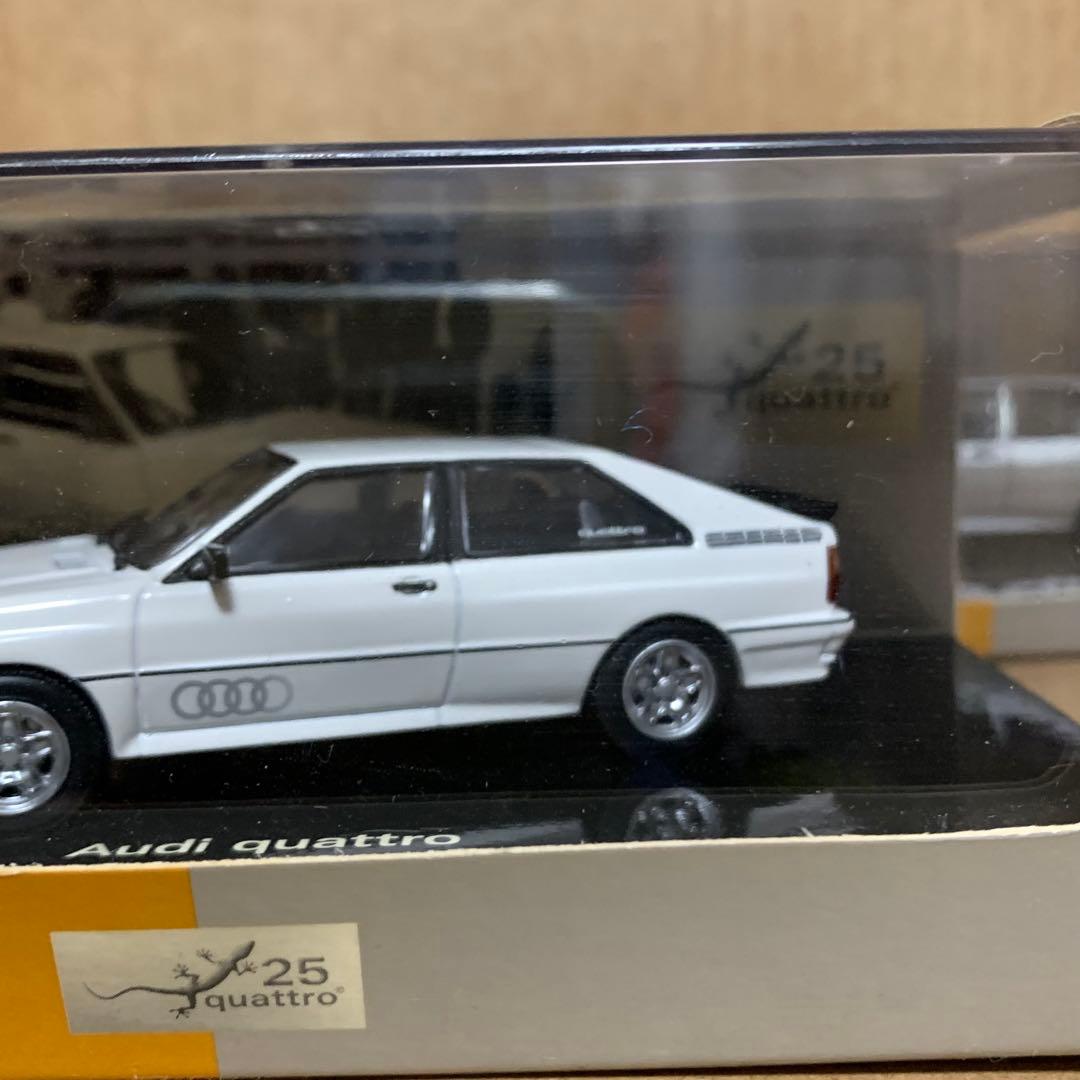 Audi quattro 1/43 minichampsアウディ純正版　クワトロ