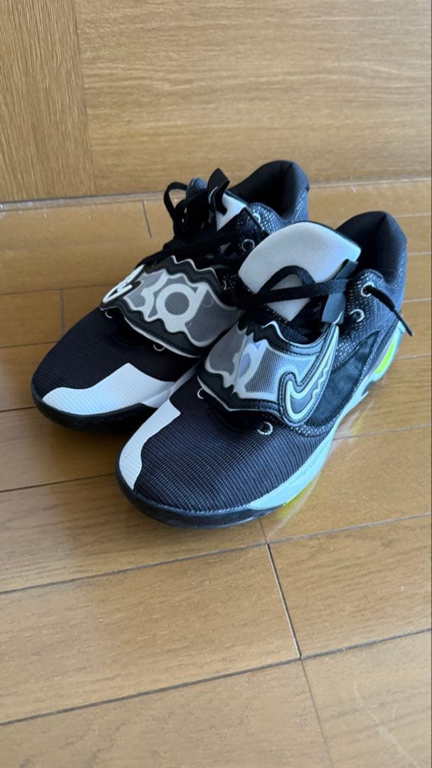 kd バスケットボールシューズ ブラック/ホワイト