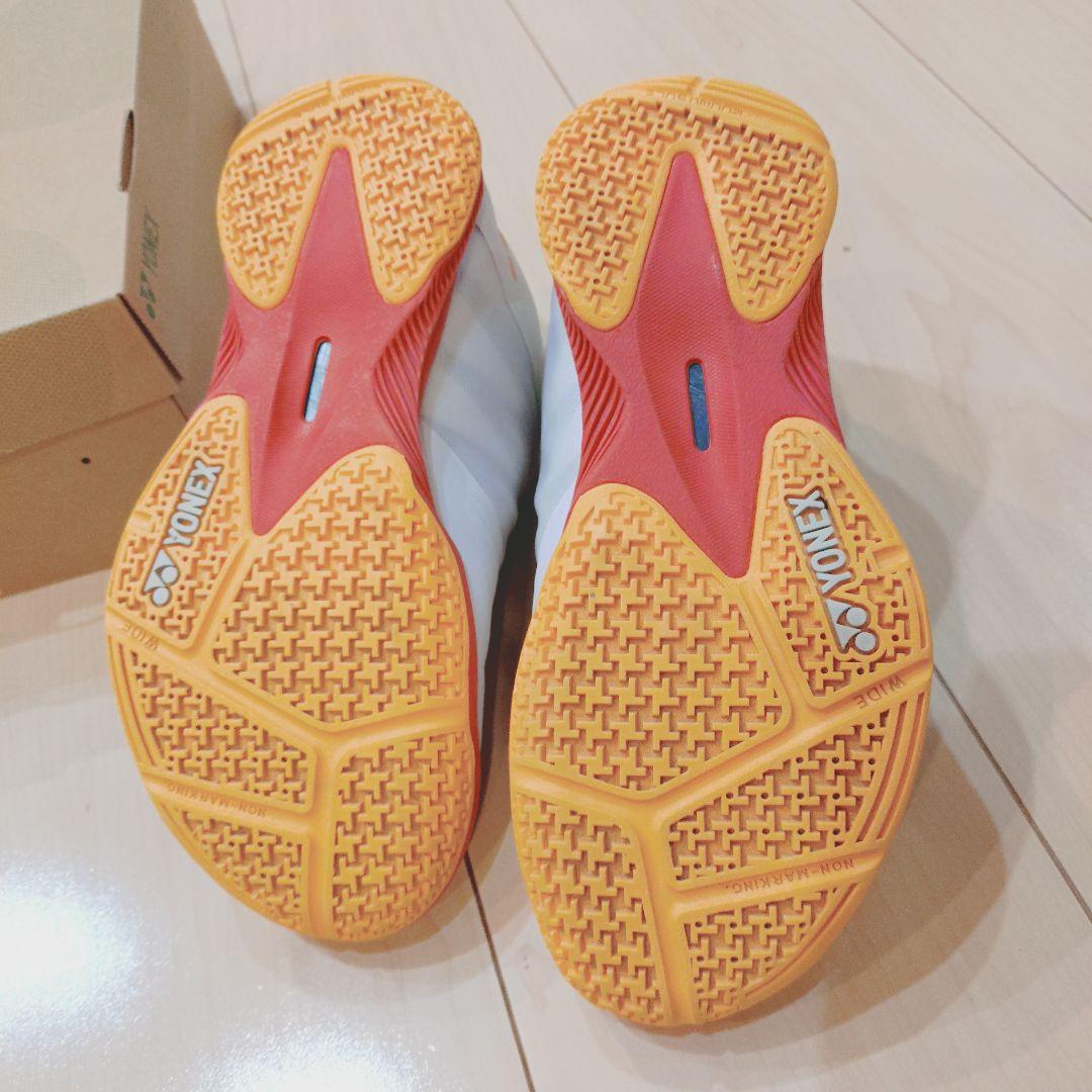 YONEXバドミントンシューズコンフォート　ワイド　24㌢