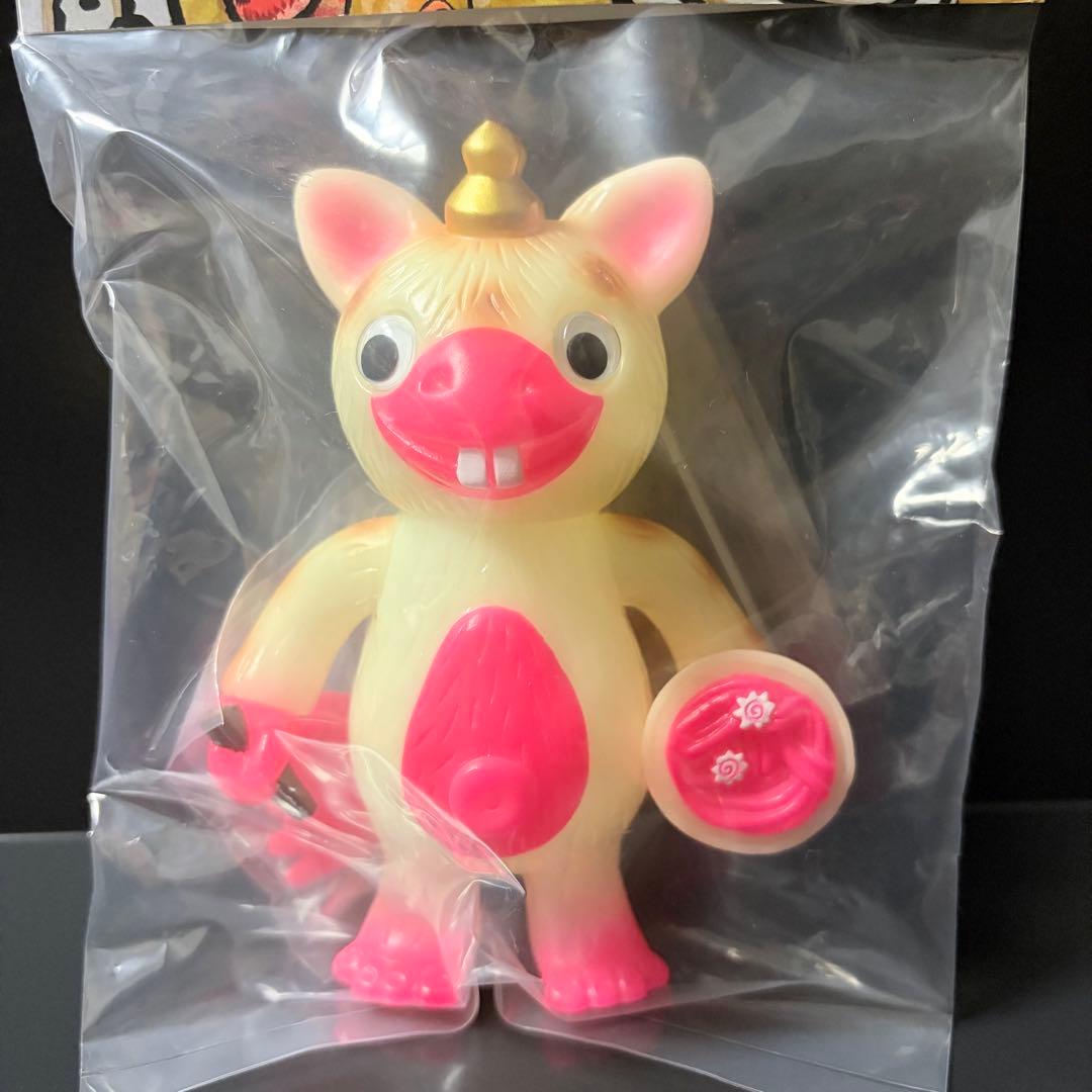 ランペイジトイズ x One up. 快獣ブースカ 蓄光 蛍光ピンク ソフビ