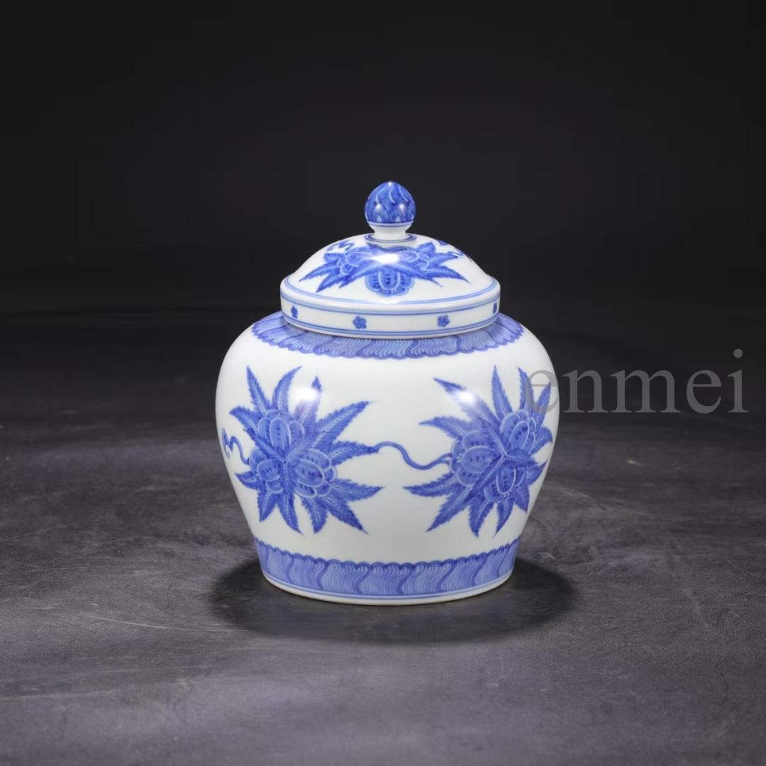 中国古美術・明成化年製款・青花磁団花果紋天字蓋壺・木箱付・文房具・茶道具・大茶箱