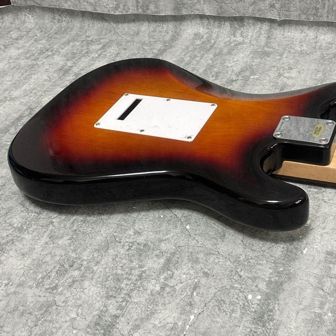 BUSKER’S Lefty ストラトタイプ サンバースト 送料無料　匿名配送