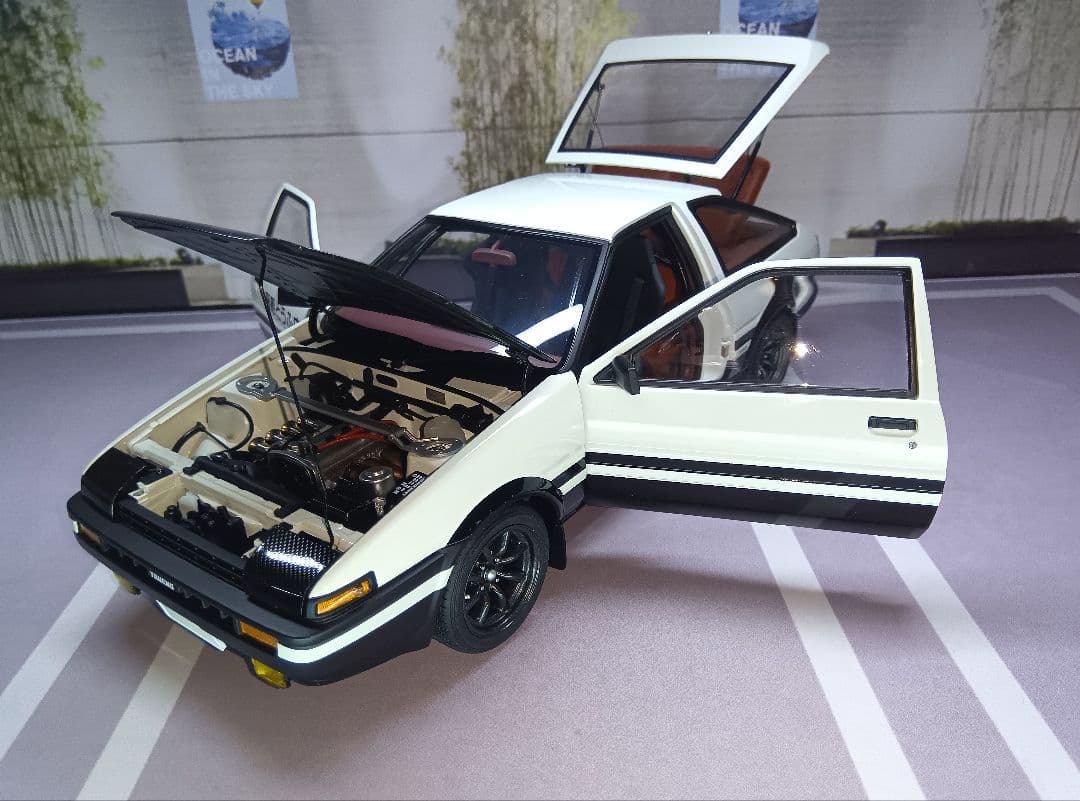 オートアート 1/18 トレノ 頭文字D(AE86) Final