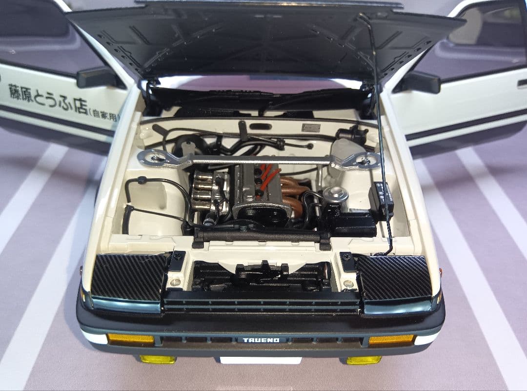 オートアート 1/18 トレノ 頭文字D(AE86) Final