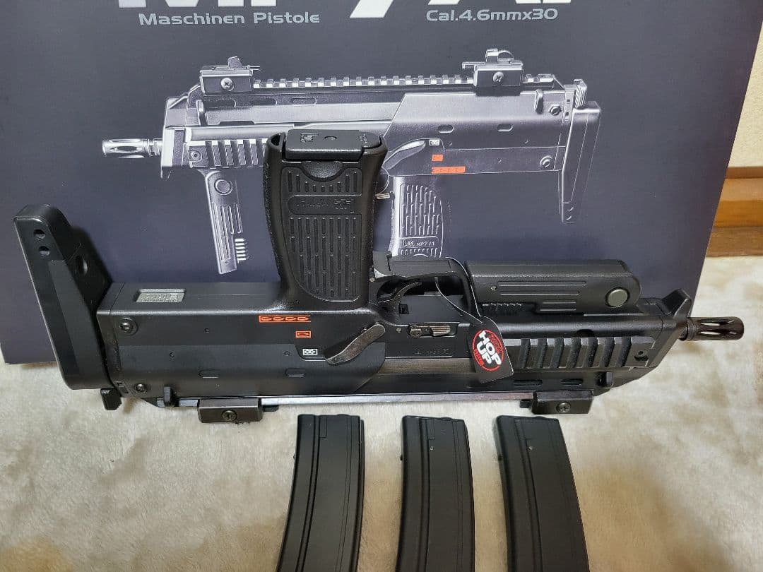 [美品] 東京マルイ MP7A1 予備マガジン付き 動作も快調です♪