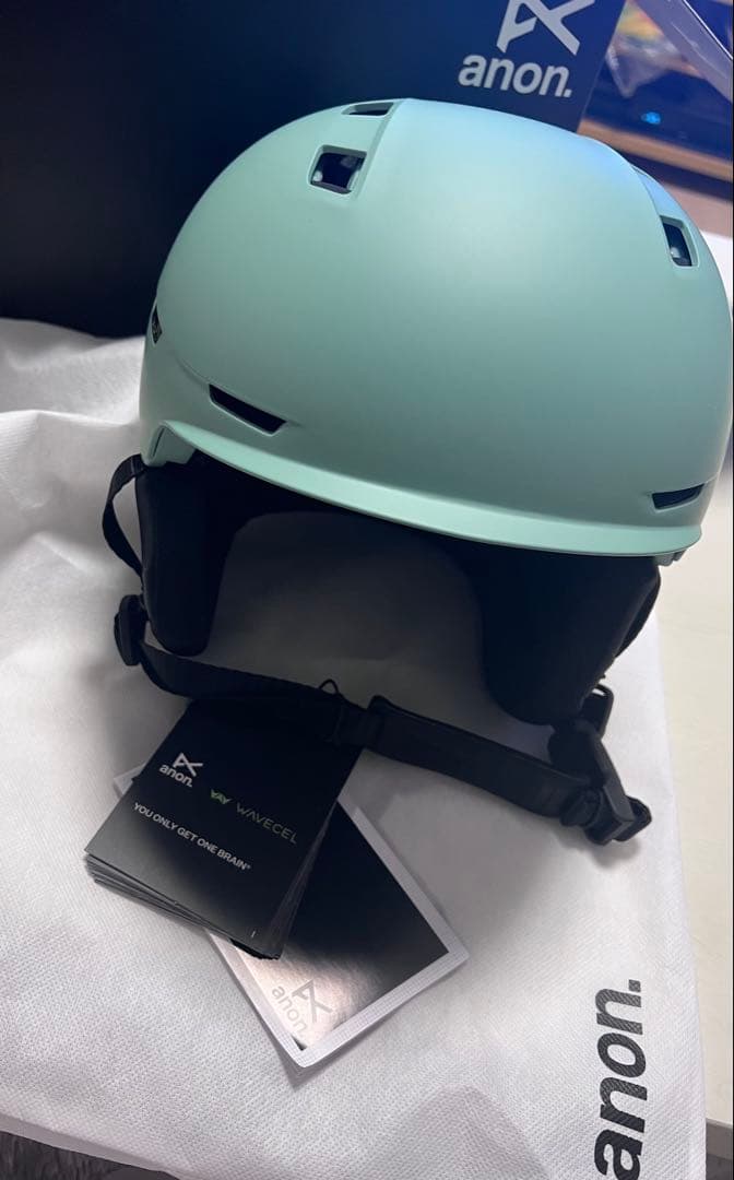 スノボヘルメットanon MERAK WAVECEL Mサイズ　バートン 新品