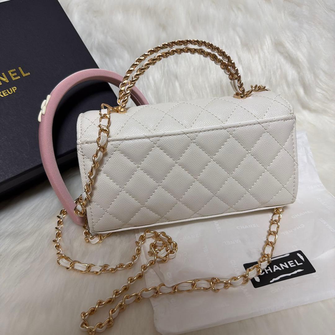 ☃*️様 CHANEL MAKE UPノベルティキルティングホワイトショルダー