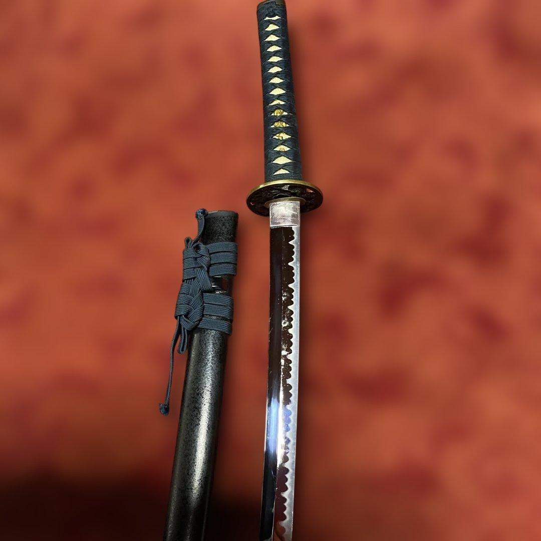模造大刀 濃紺柄 龍彫透し丸鍔 黒梨地鞘