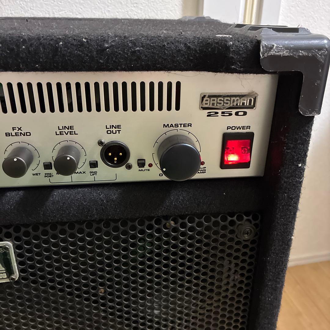 希少　フェンダー Fender USA ベースアンプ BASSMAN 250