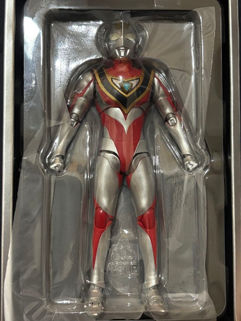 S.H.Figuarts 真骨彫製法 ウルトラマンガイア(V2)セット