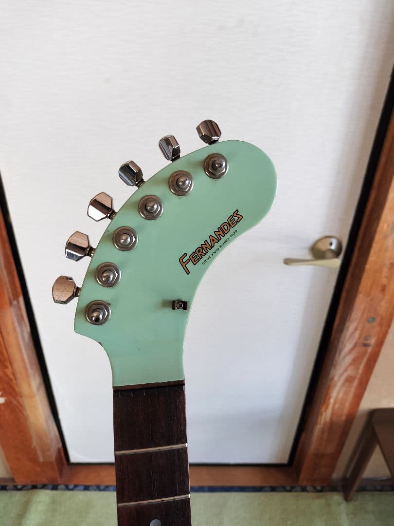 FERNANDES ZO−3 アンプ内蔵ギター