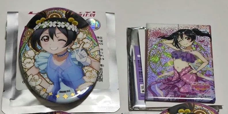 矢澤にこ キラッとアクリルスタンド ホログラム 缶バッジ 色紙