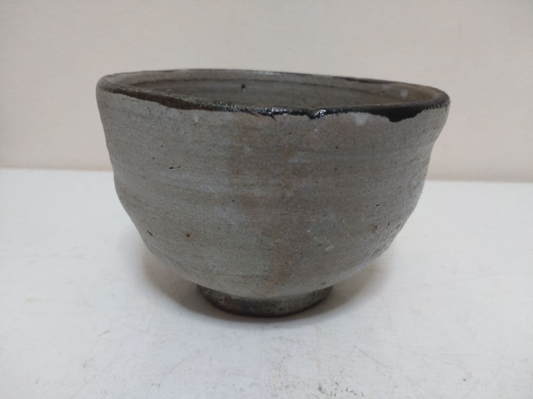 西岡小十 唐津皮鯨茶碗 共箱 共布 栞 茶道具