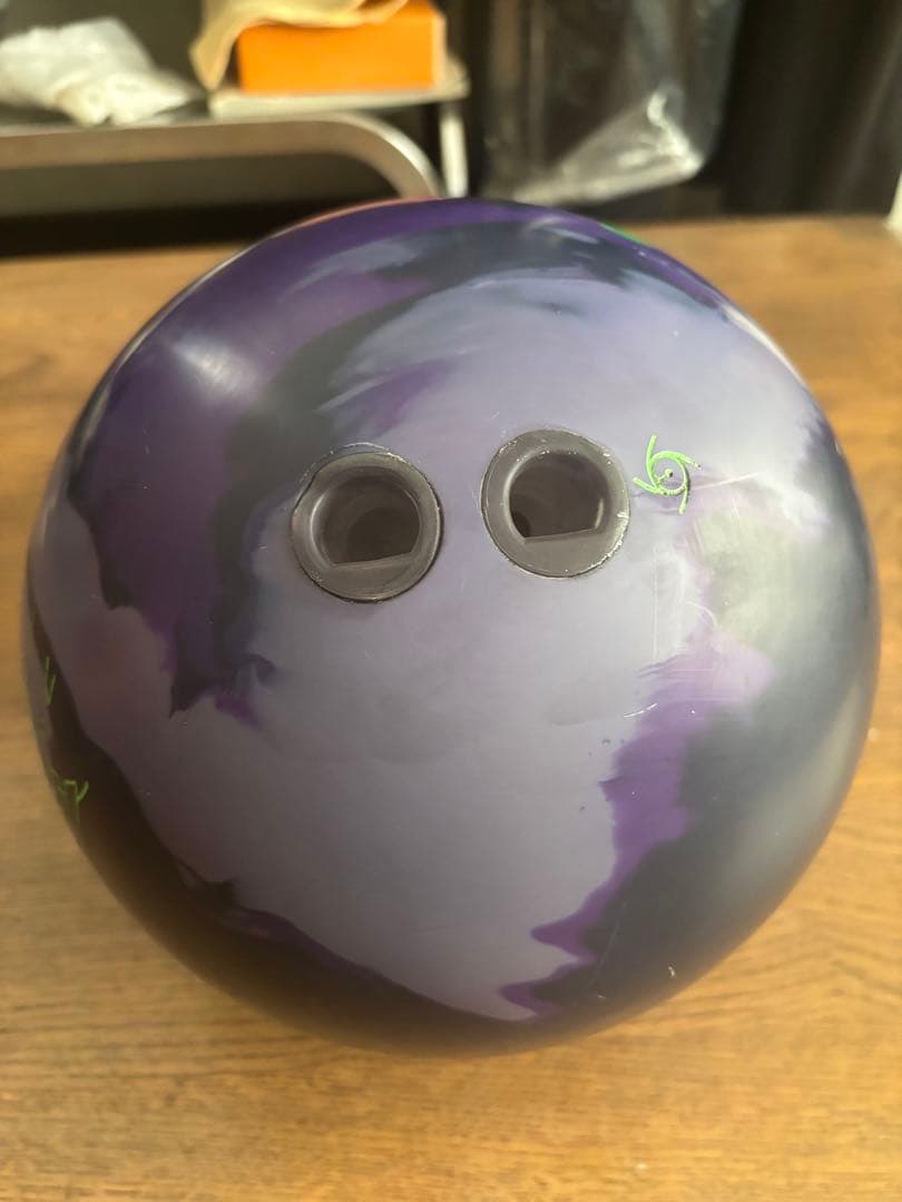 最終値下げ STORM THE ROAD Sボウリングボール 14ポンド