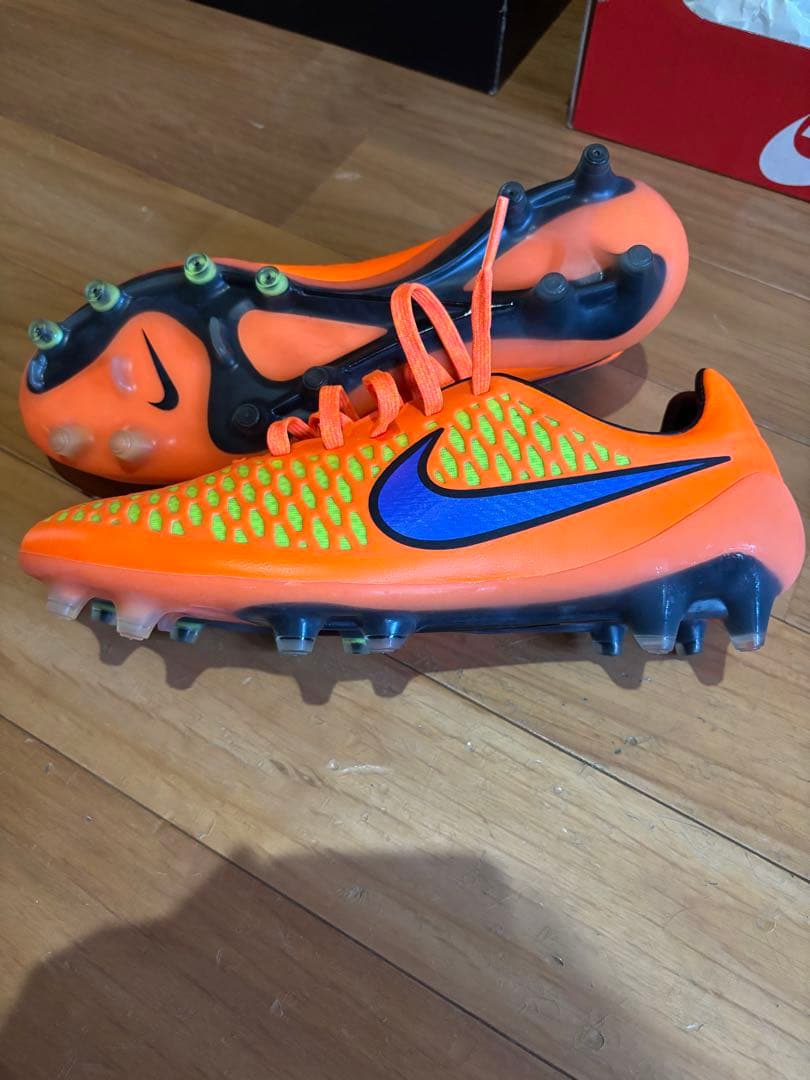 ナイキ サッカースパイク マジスタ オーパス　FG