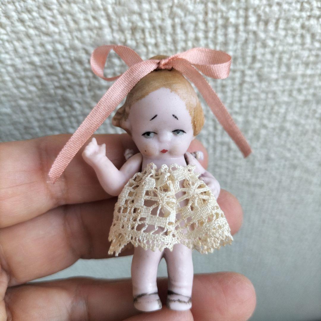 ドイツ　アンティーク　HERTWIG ミニチュアビスクドール　頭にリボン　女の子