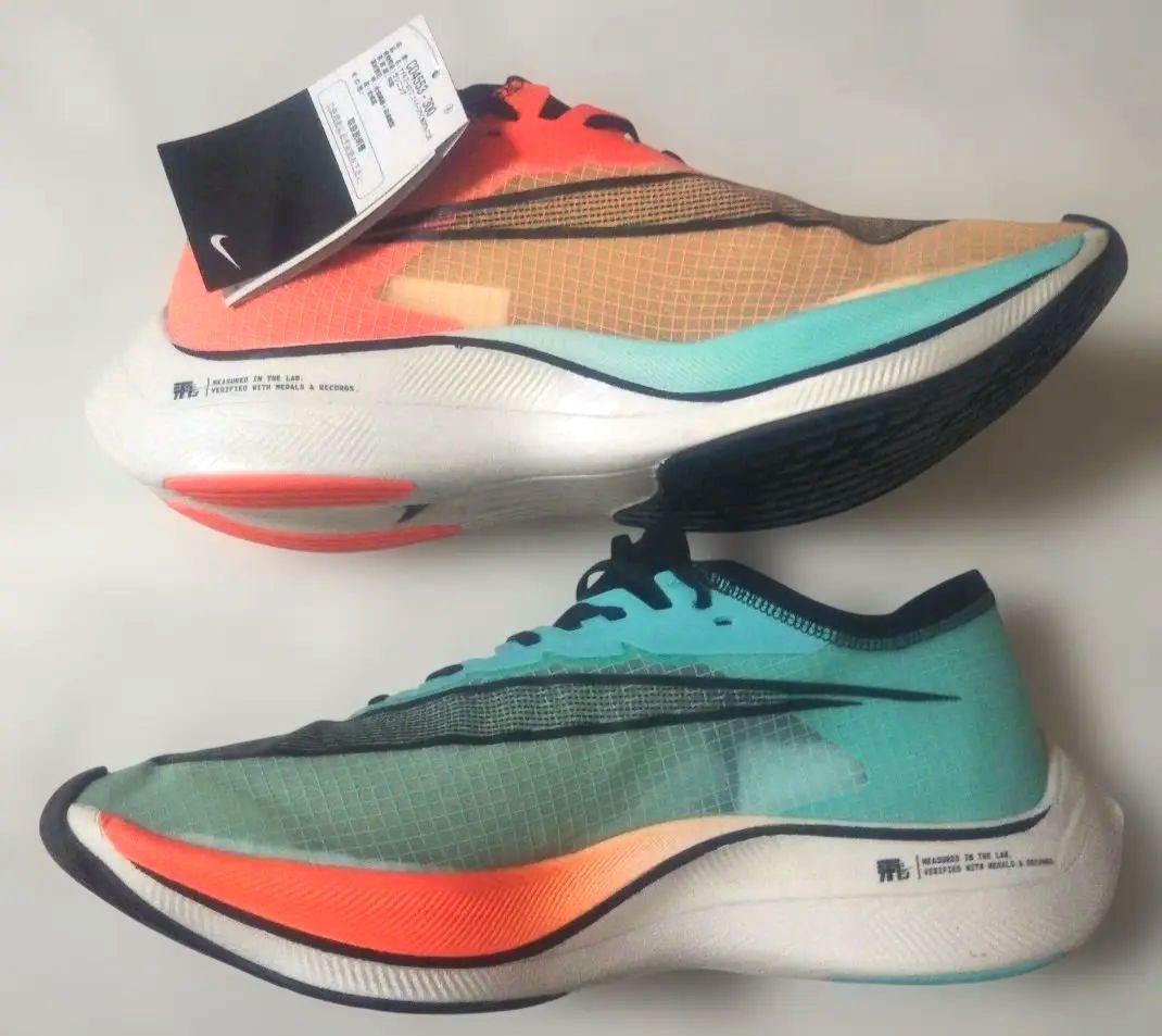 未使用⬛️NIKE ZOOMX VAPORFLY NEXT% HKNE27.5