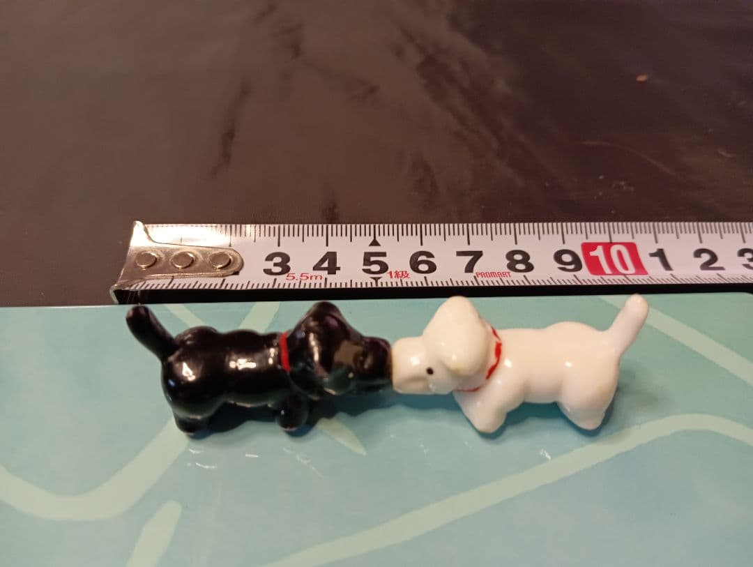 70年前の犬のおもちゃです。磁石でくっつきます。