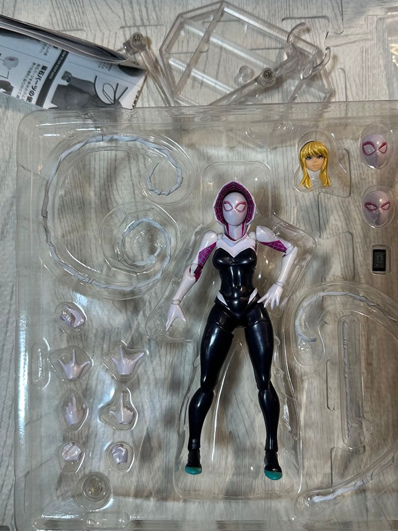 海洋堂&S.H.Figuarts スパイダーグウェン