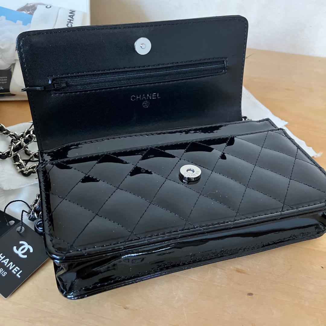 ノベルティ Chanel チェーンウォレット パテントレザー