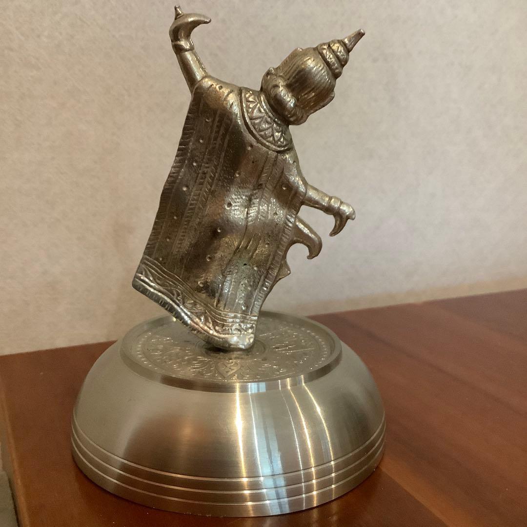 金属製の神像