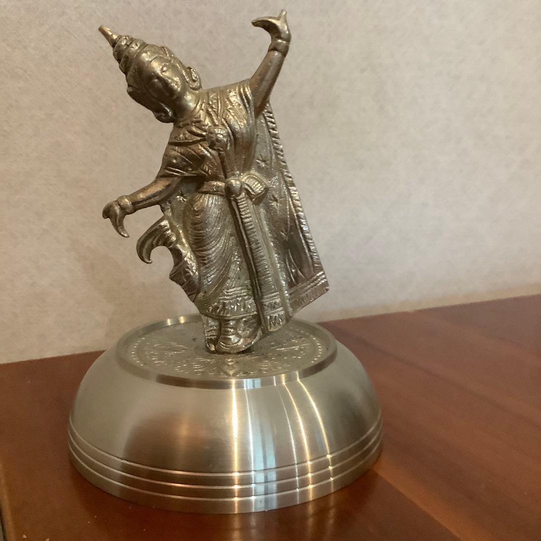 金属製の神像